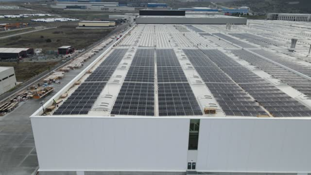 ساخت بزرگترین سقف پنل خورشیدی در کارخانه کاشی آناتولیا ترکیه