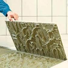 آیا می‌توان برای تراز کردن زیر کاشی از چسب کاشی استفاده کرد؟